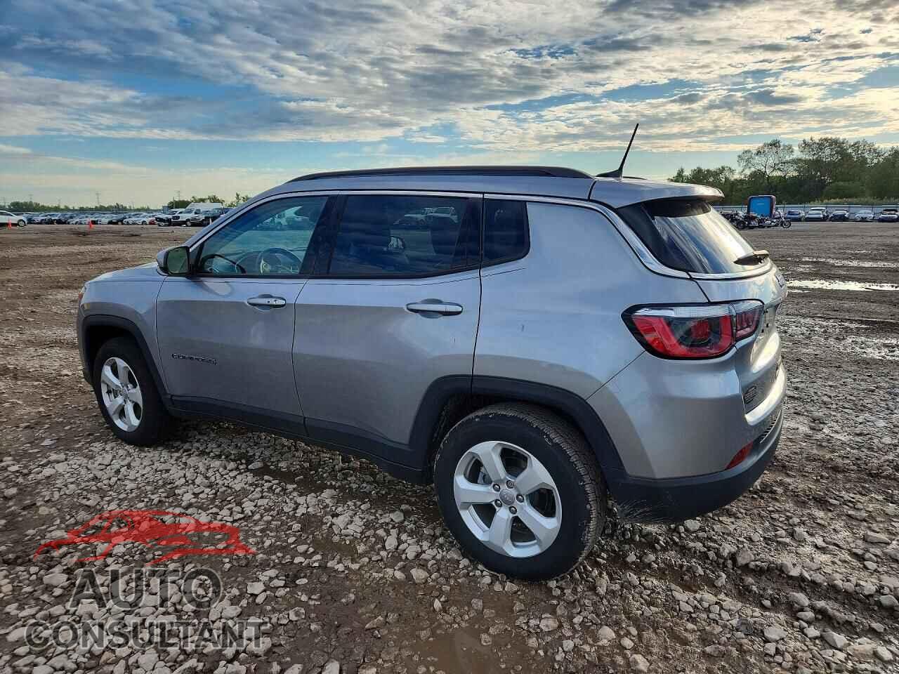 JEEP COMPASS 2018 - 3C4NJCBB3JT502251