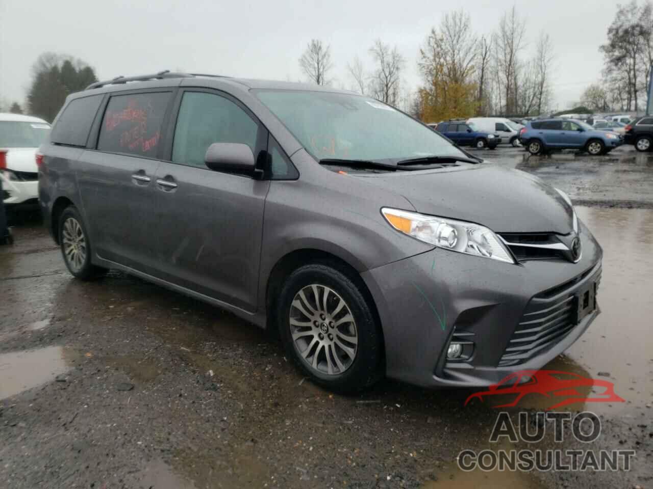 TOYOTA SIENNA 2018 - 5TDYZ3DC8JS944559