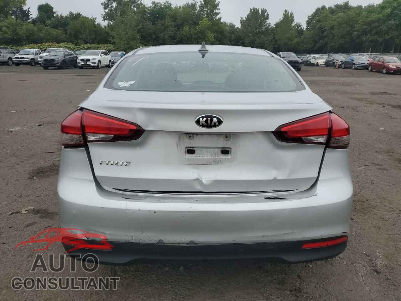 KIA FORTE 2018 - 3KPFK4A71JE213975
