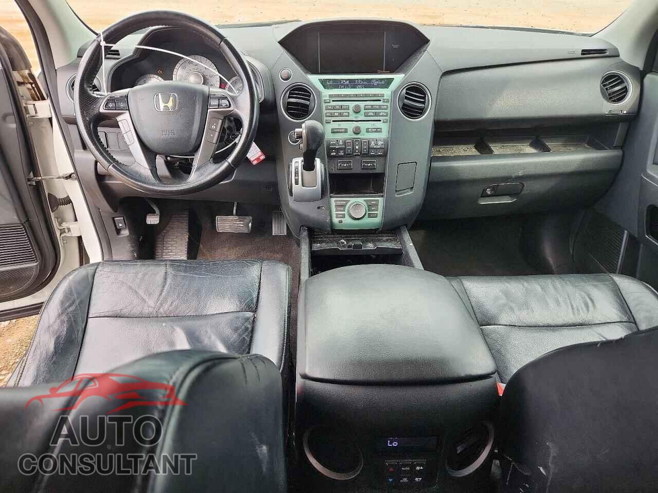 HONDA PILOT 2011 - 5FNYF4H9XBB009773