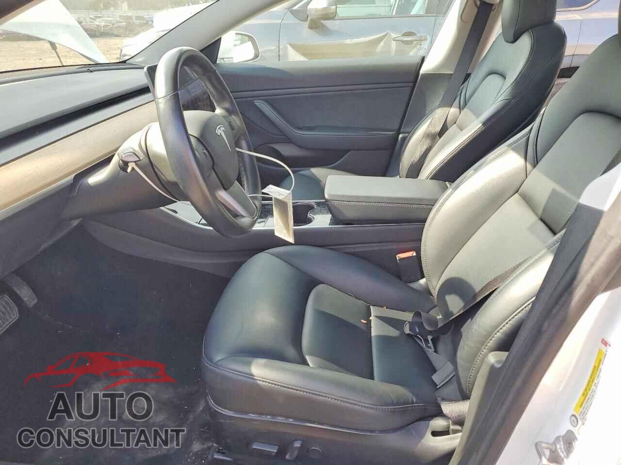 TESLA MODEL 3 2019 - 5YJ3E1EB0KF194340