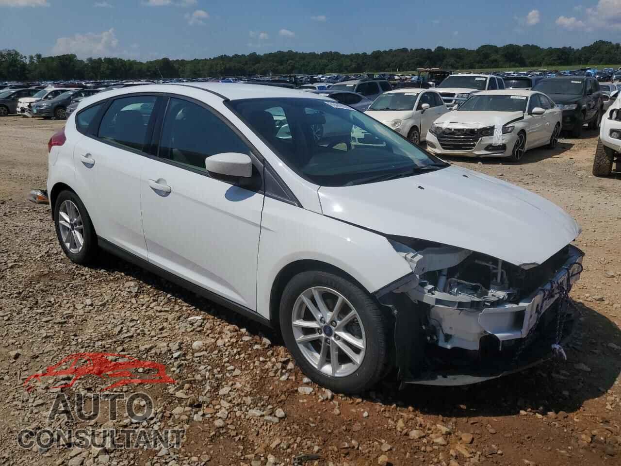 FORD FOCUS 2018 - 1FADP3K2XJL262028