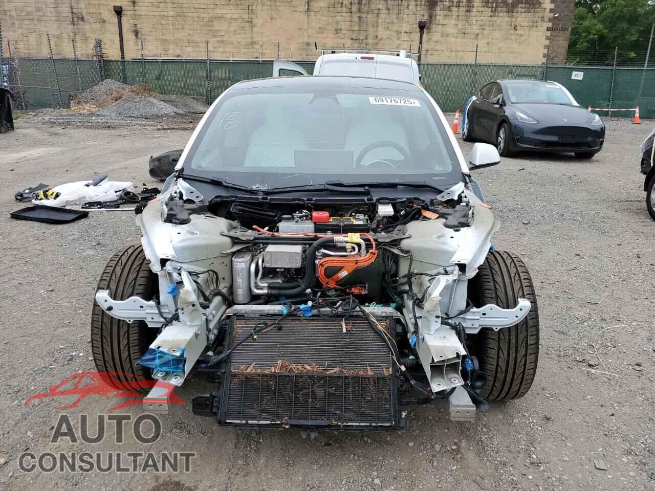TESLA MODEL 3 2021 - 5YJ3E1EA5MF989815
