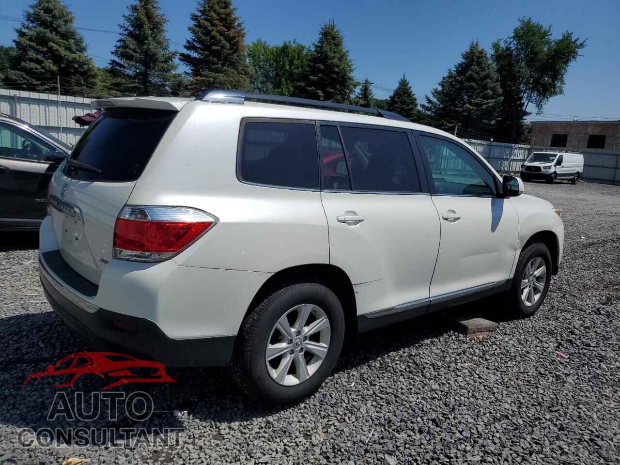 TOYOTA HIGHLANDER 2013 - 5TDBK3EH5DS259749