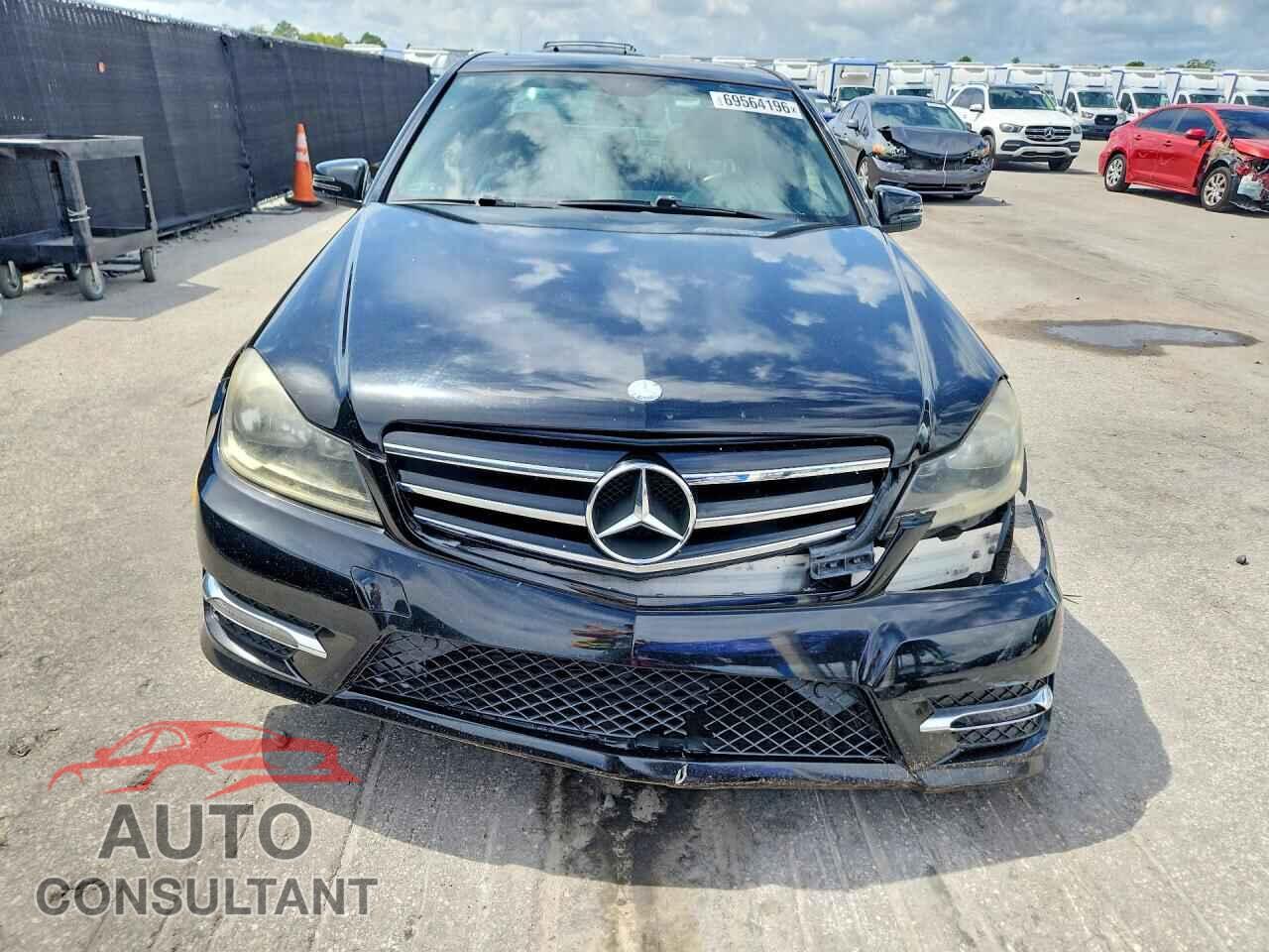 MERCEDES-BENZ C-CLASS 2014 - WDDGF4HB6EG218538