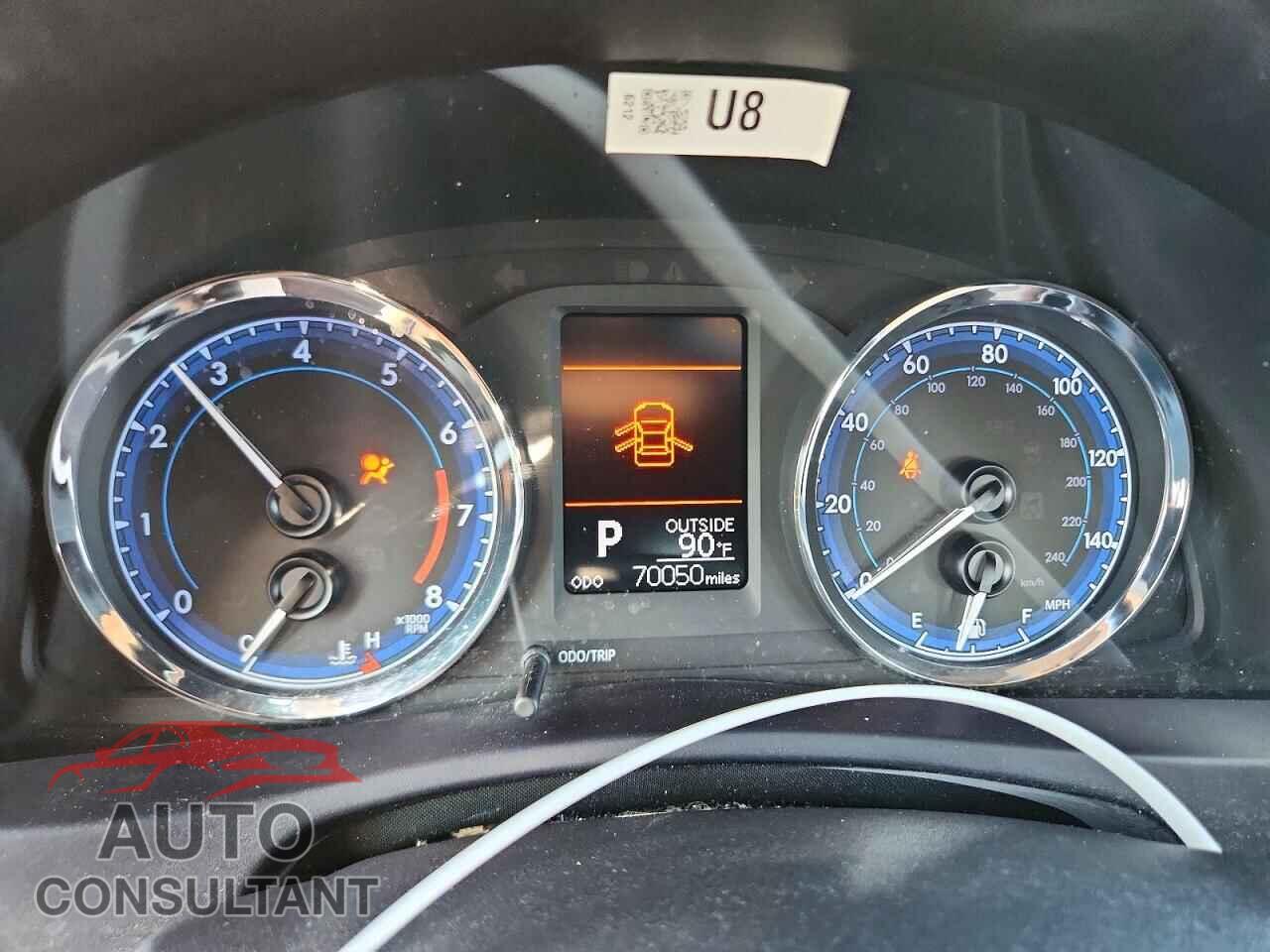 TOYOTA COROLLA 2018 - 5YFBURHE9JP792268