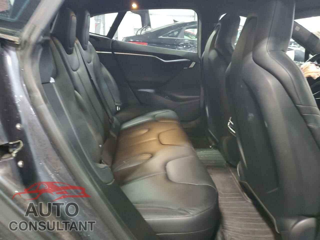 TESLA MODEL S 2015 - 5YJSA1E41FF106863