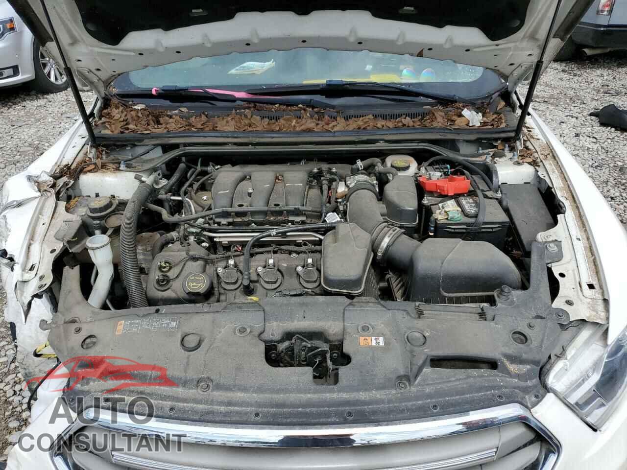 FORD TAURUS 2018 - 1FAHP2E88JG102900