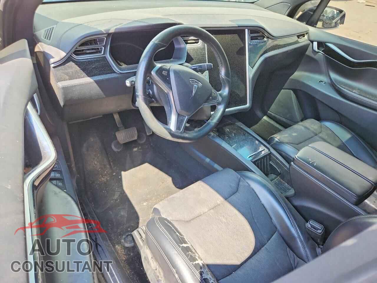 TESLA MODEL X 2017 - 5YJXCBE26HF049096