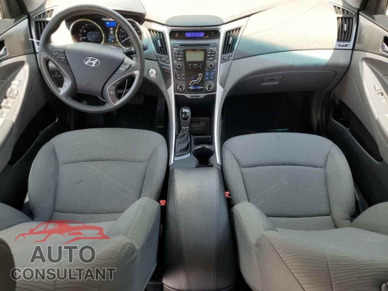 HYUNDAI SONATA 2011 - KMHEC4A42BA005103