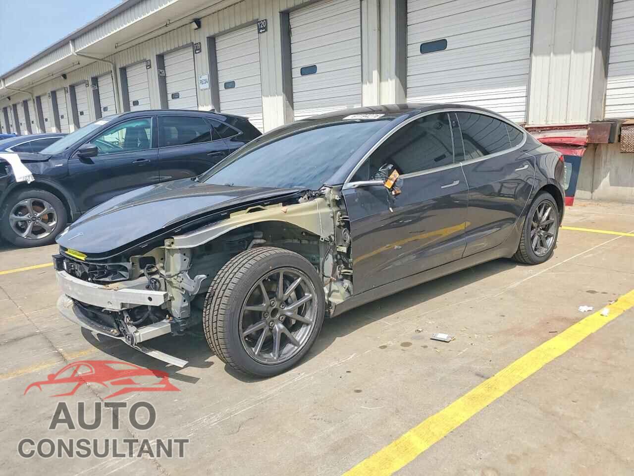 TESLA MODEL 3 2018 - 5YJ3E1EAXJF014173