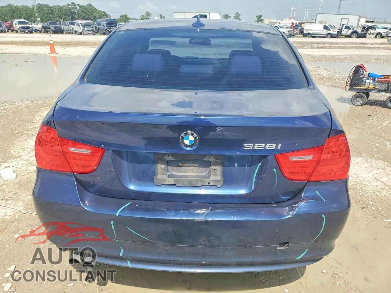 BMW 3 SERIES 2011 - WBAPH7G52BNN06546