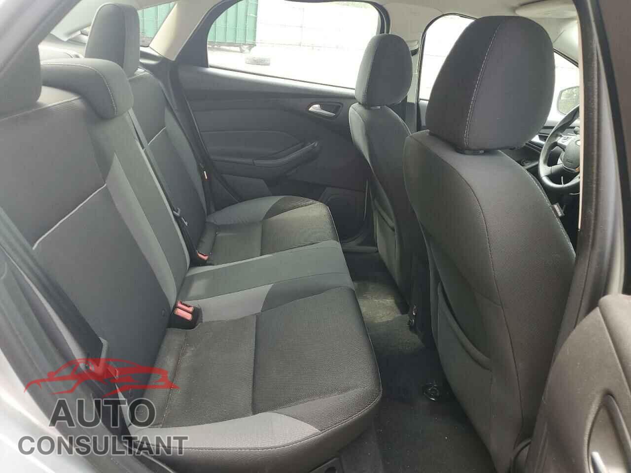 FORD FOCUS 2014 - 1FADP3F23EL294979