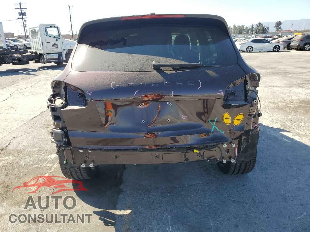 PORSCHE CAYENNE 2018 - WP1AA2A28JKA01026