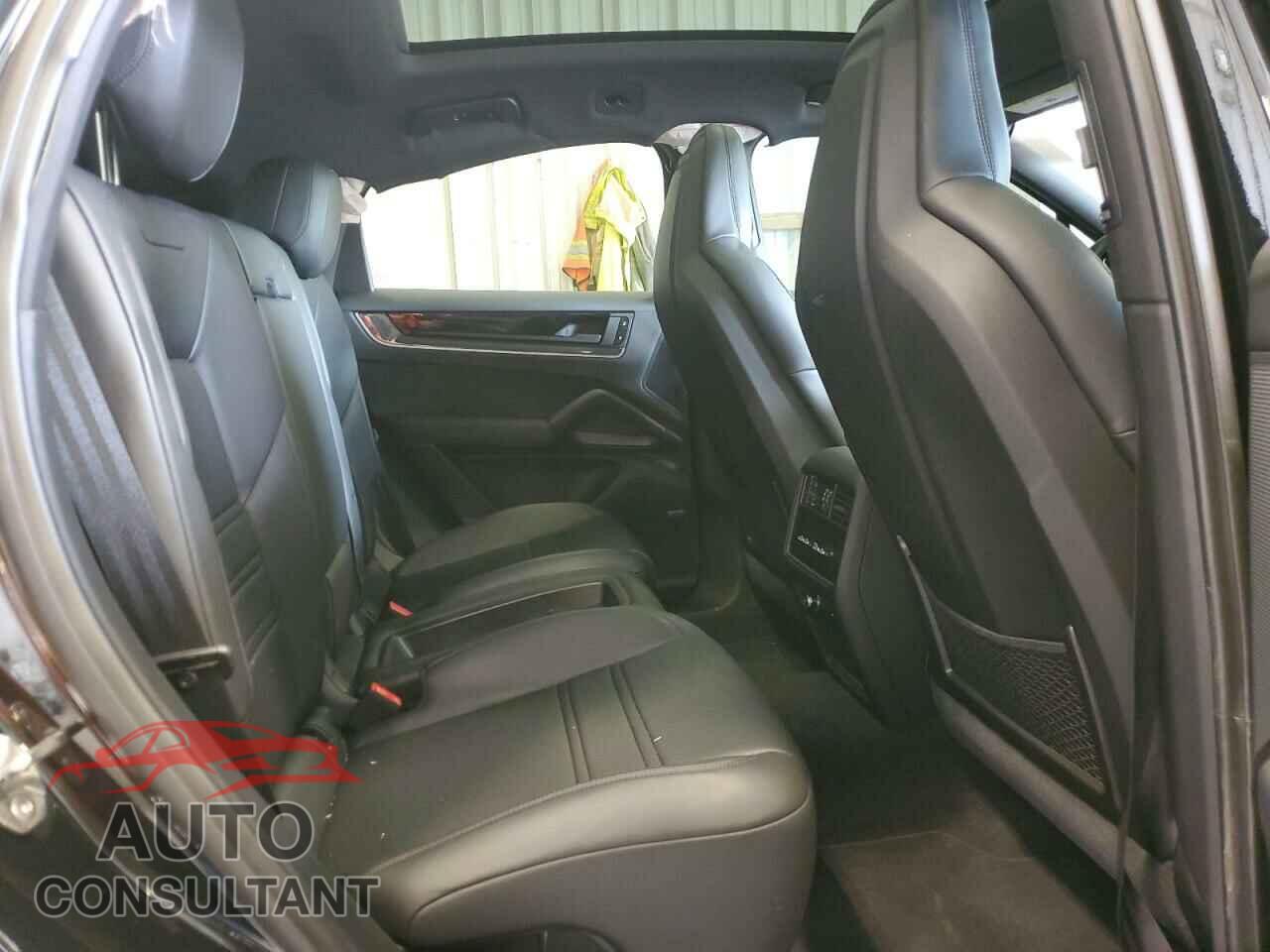 PORSCHE CAYENNE 2024 - WP1BA2AY3RDA56525