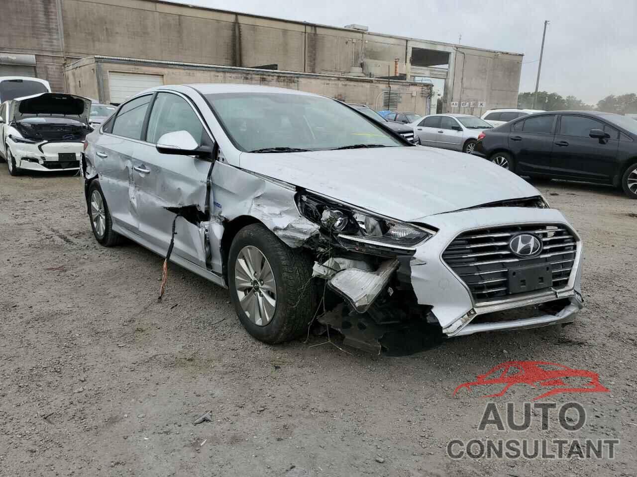 HYUNDAI SONATA 2018 - KMHE24L34JA082576