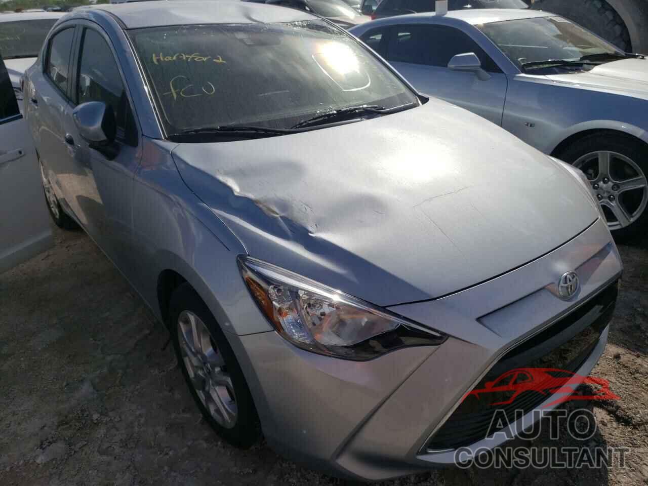 TOYOTA YARIS 2018 - 3MYDLBYV1JY333773