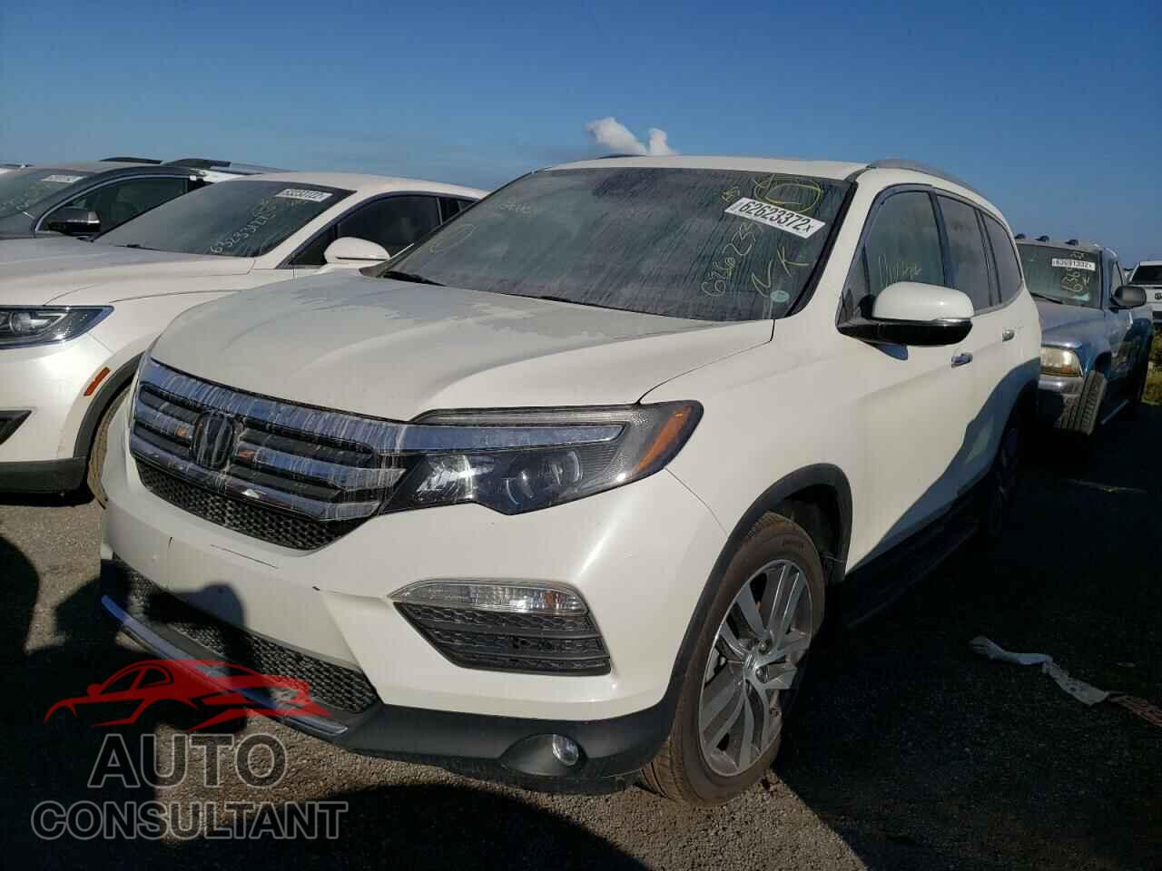 HONDA PILOT 2017 - 5FNYF6H02HB071920