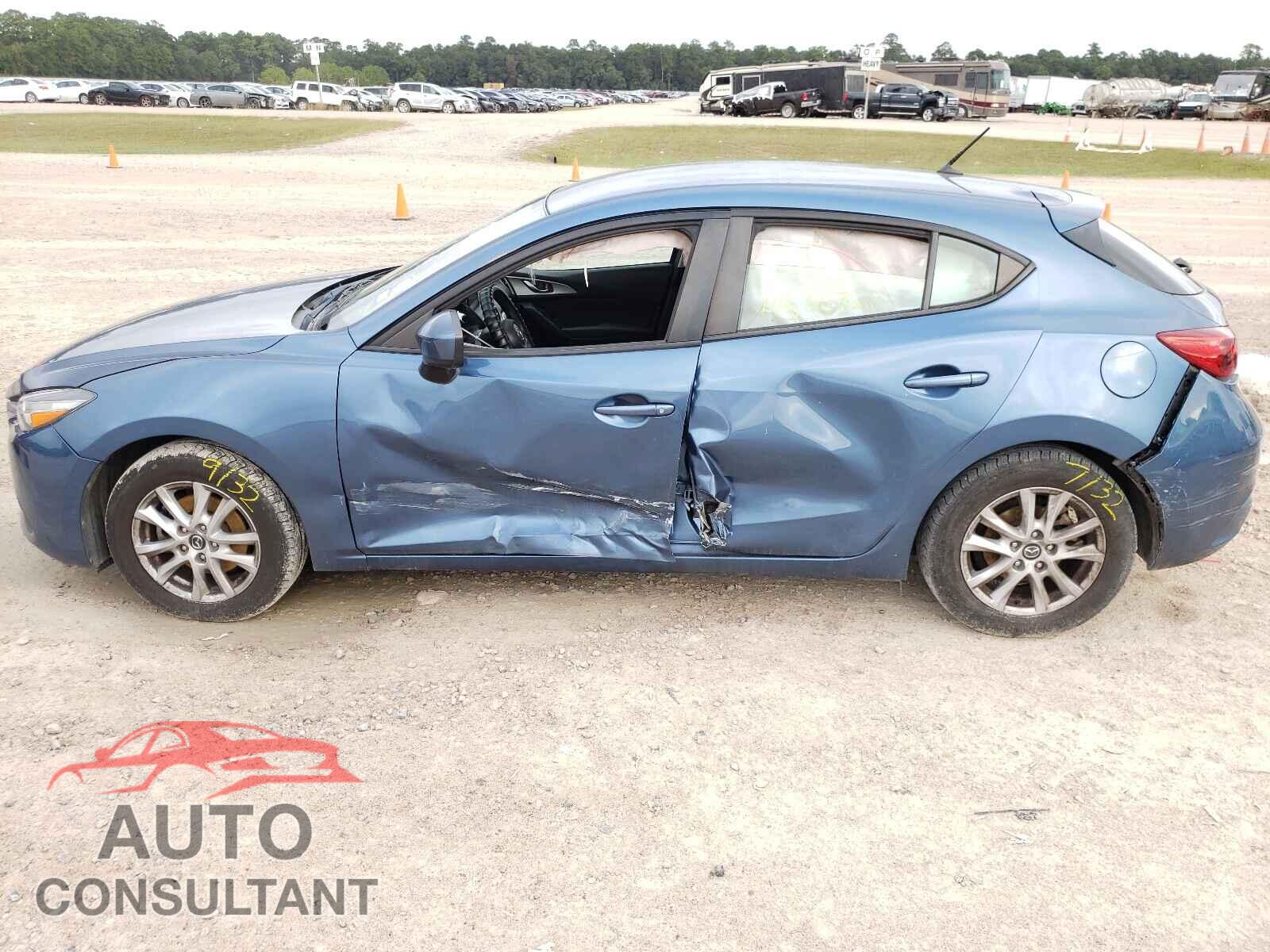 MAZDA 3 2017 - 3MZBN1K78HM158263