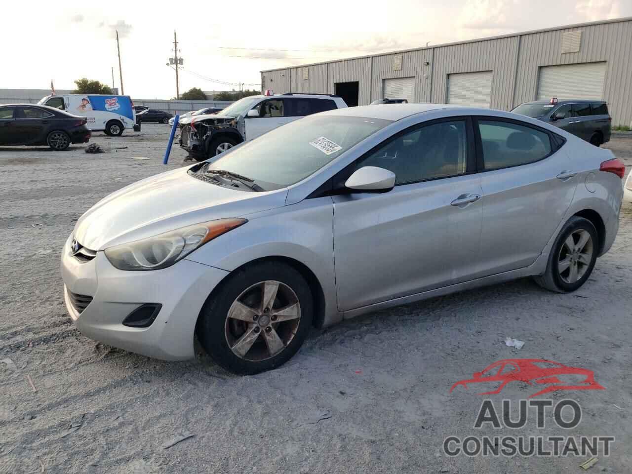 HYUNDAI ELANTRA 2013 - 5NPDH4AE4DH268294