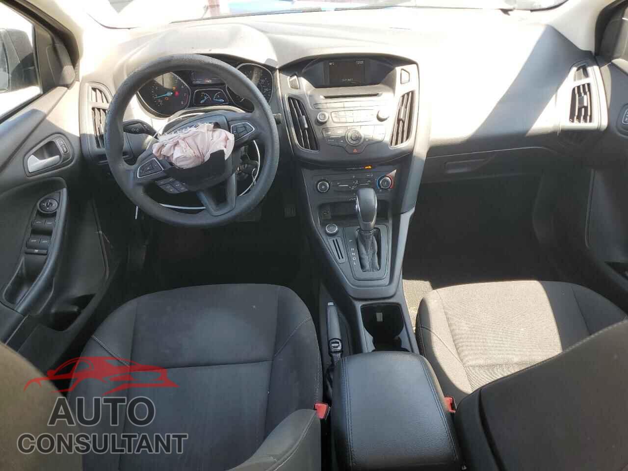 FORD FOCUS 2017 - 1FADP3F29HL271923
