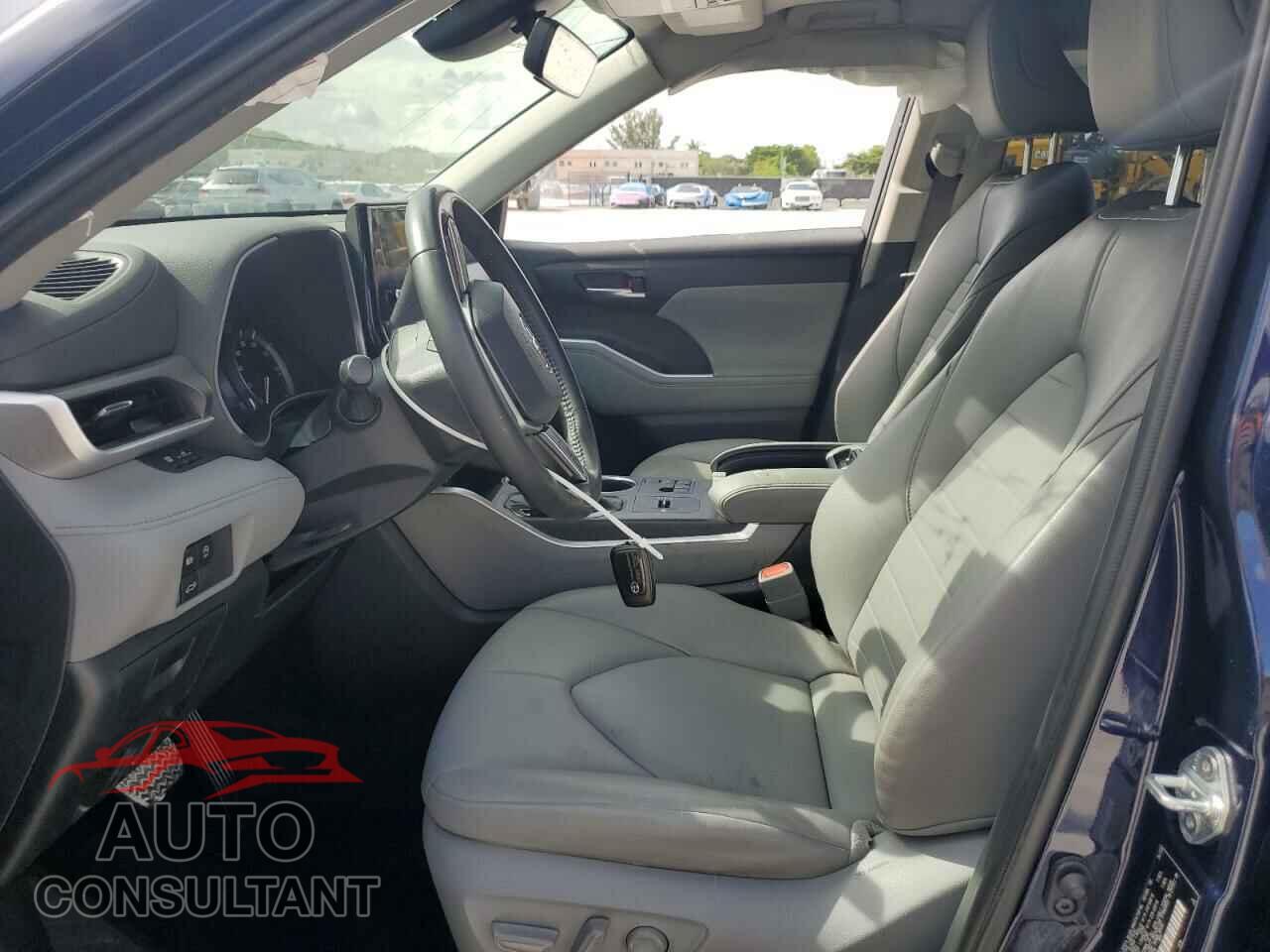 TOYOTA HIGHLANDER 2023 - 5TDKDRAH1PS031870
