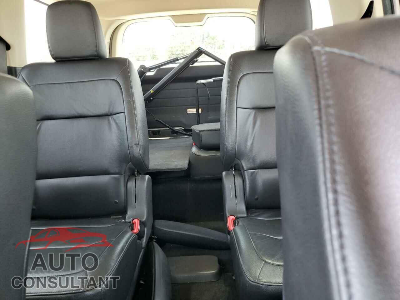 FORD FLEX 2019 - 2FMHK6C83KBA31192