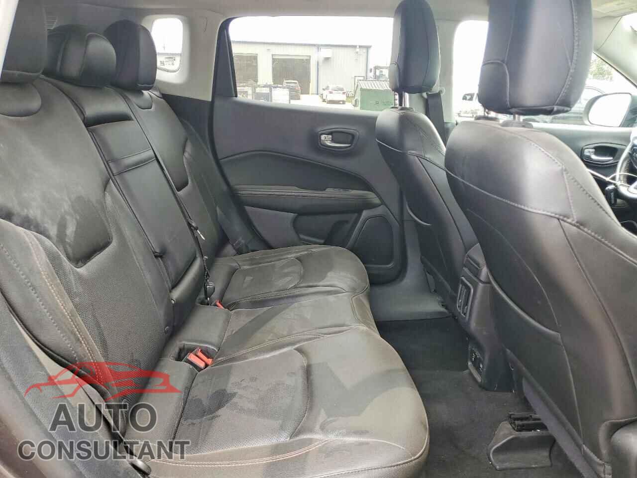 JEEP COMPASS 2018 - 3C4NJDCB2JT190508