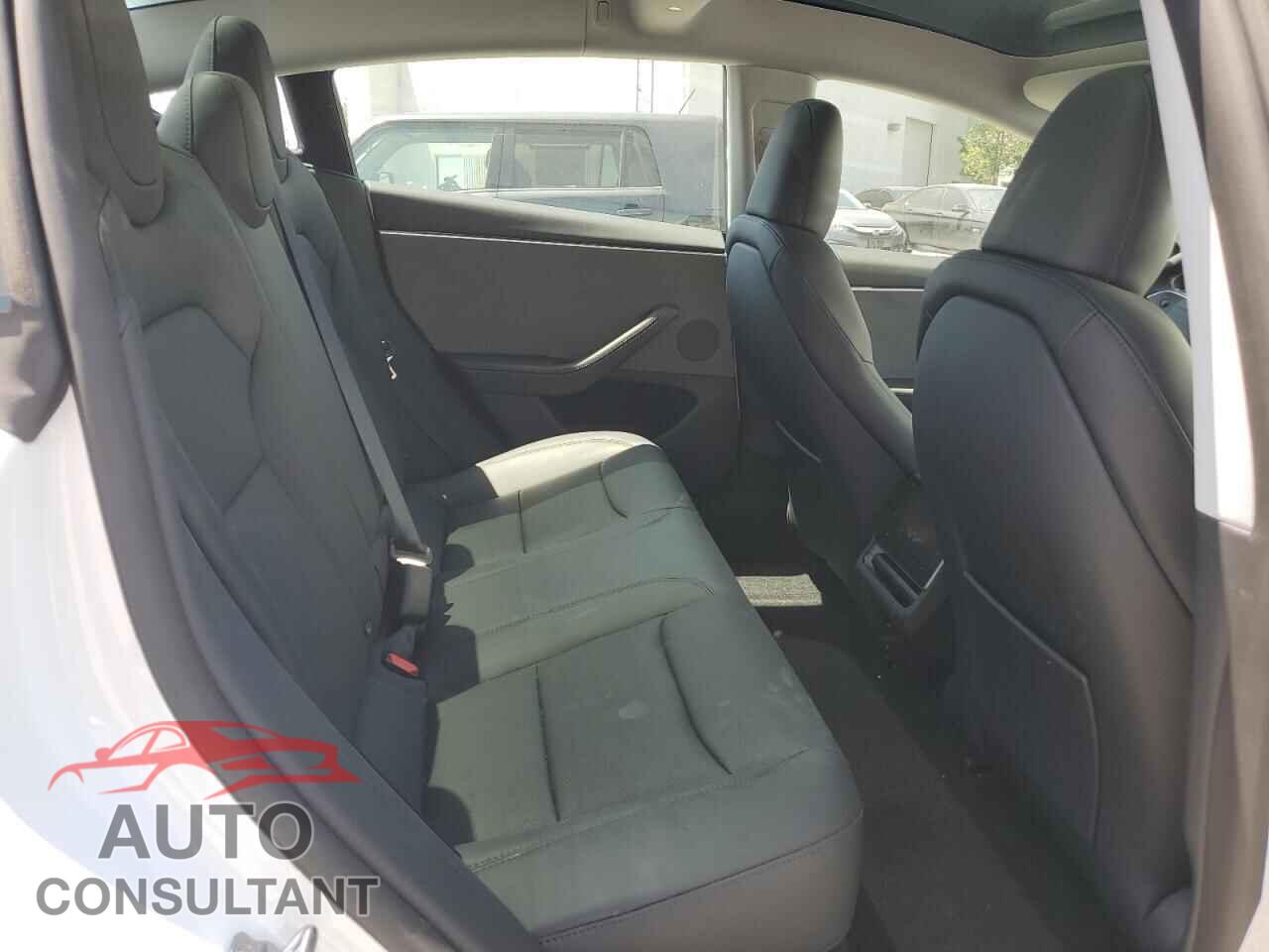 TESLA MODEL 3 2025 - 5YJ3E1EA8SF020202