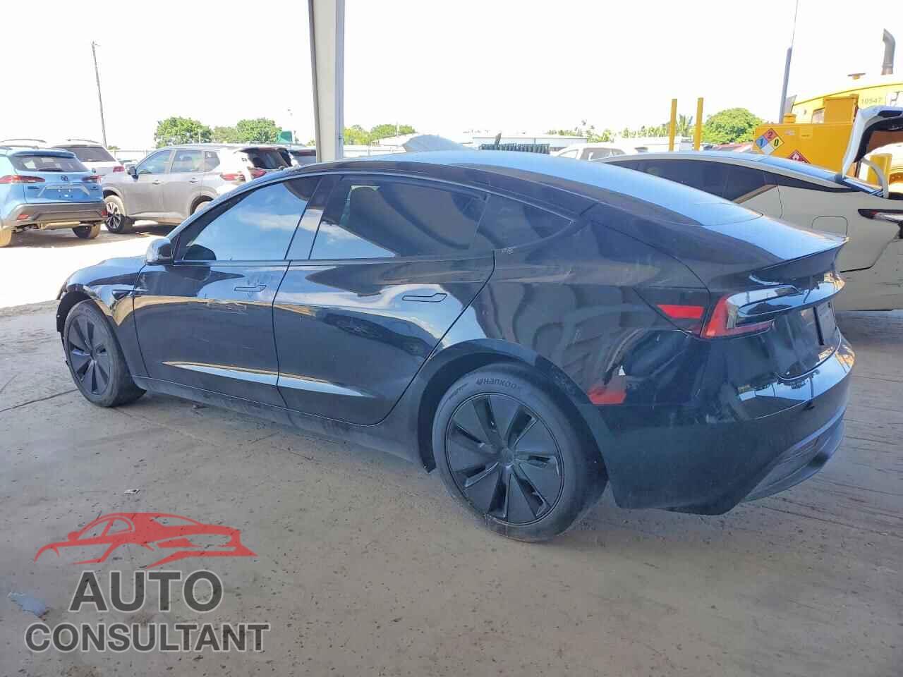 TESLA MODEL 3 2024 - 5YJ3E1EA5RF856138
