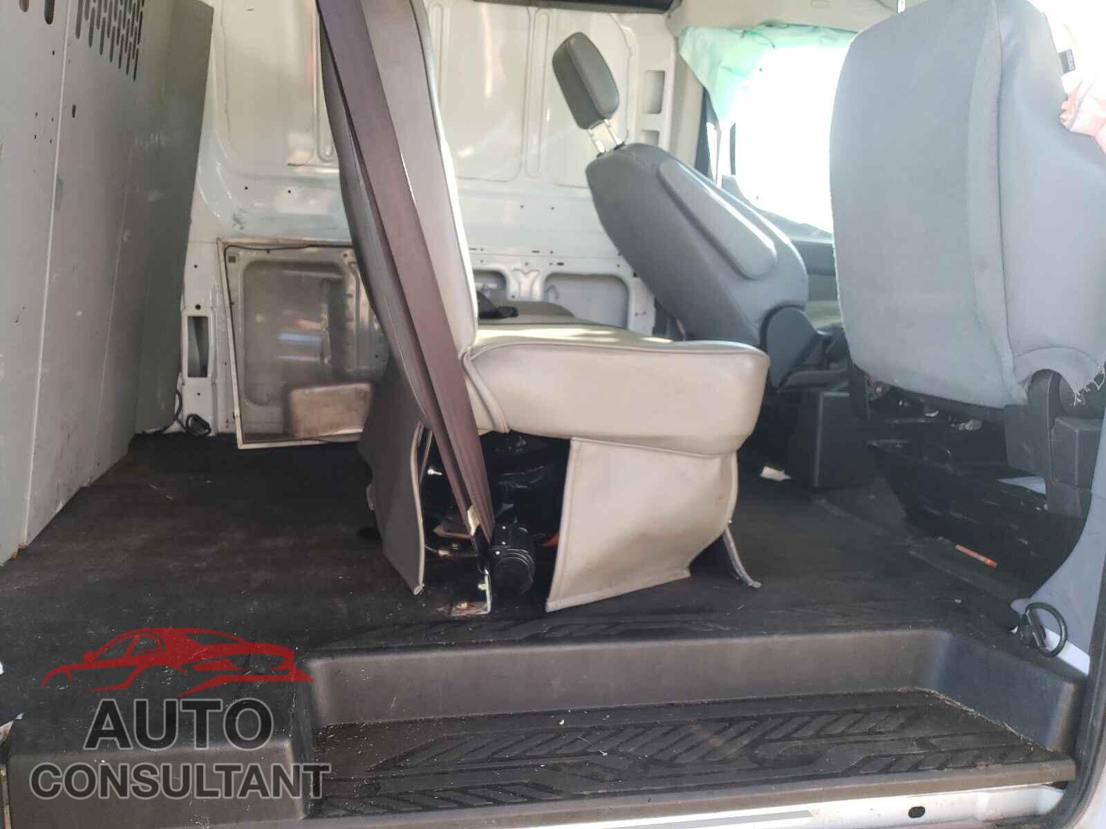 FORD TRANSIT CO 2018 - 1FTYR2YM8JKB27595