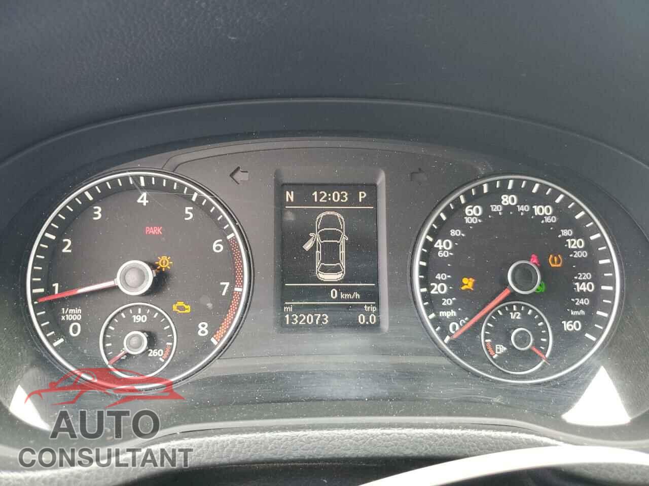 VOLKSWAGEN PASSAT 2013 - 1VWBH7A36DC062121