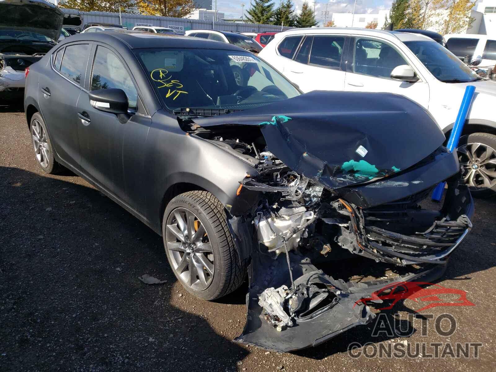 MAZDA 3 2018 - JM1BN1W32J1159924