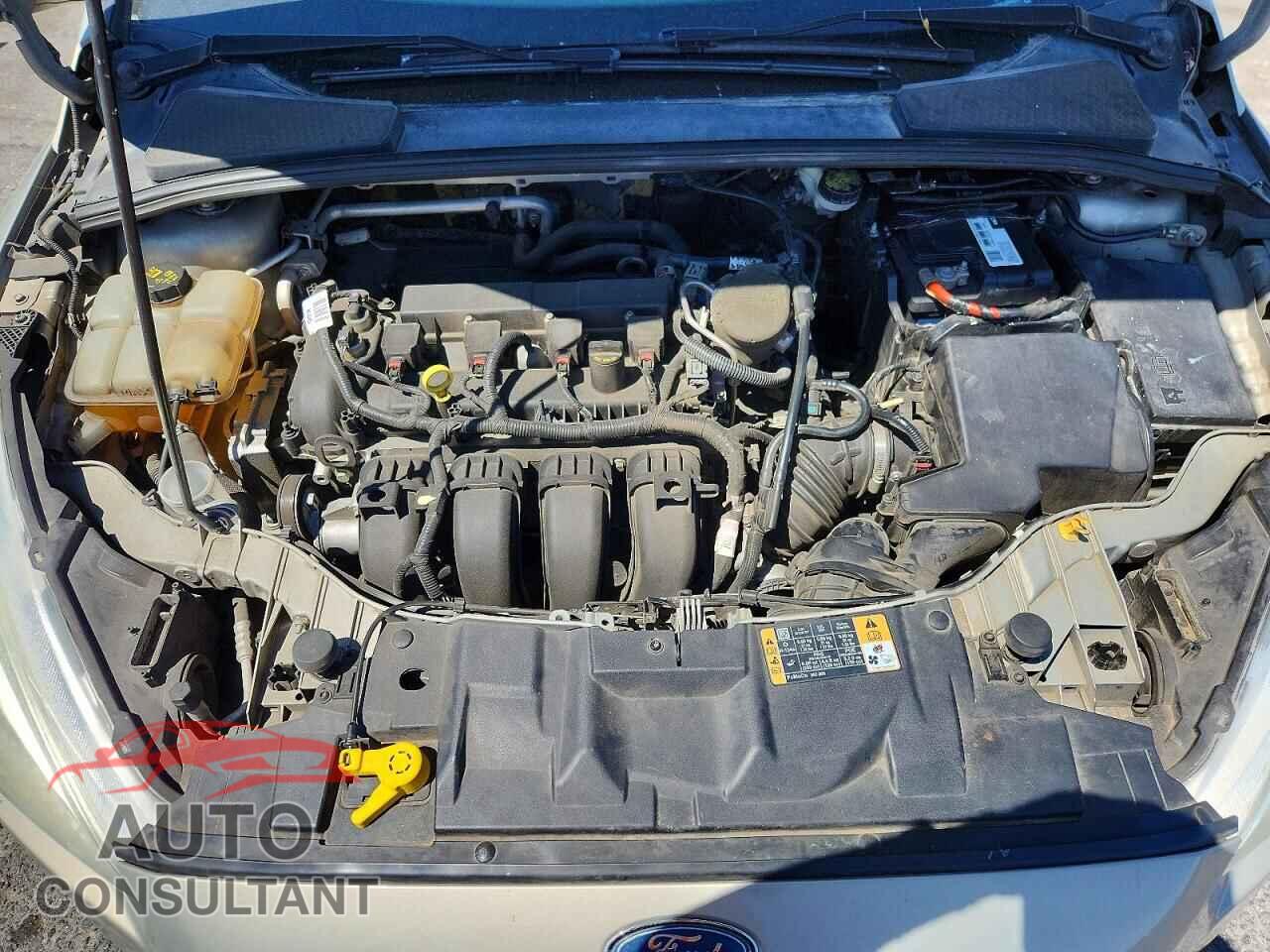 FORD FOCUS 2015 - 1FADP3F28FL204520