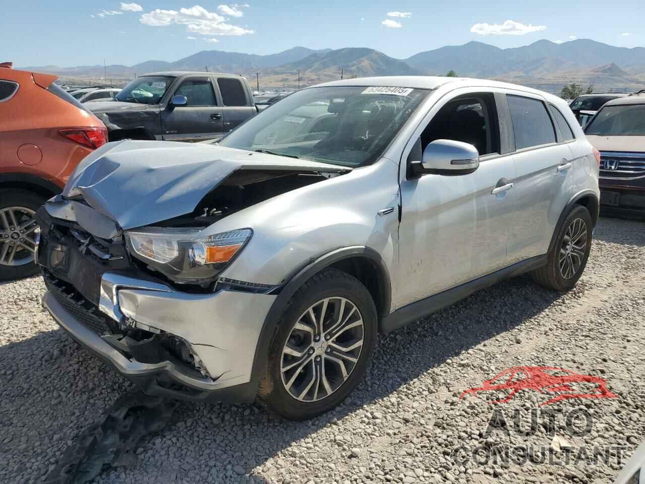MITSUBISHI OUTLANDER 2018 - JA4AR3AU7JZ002588
