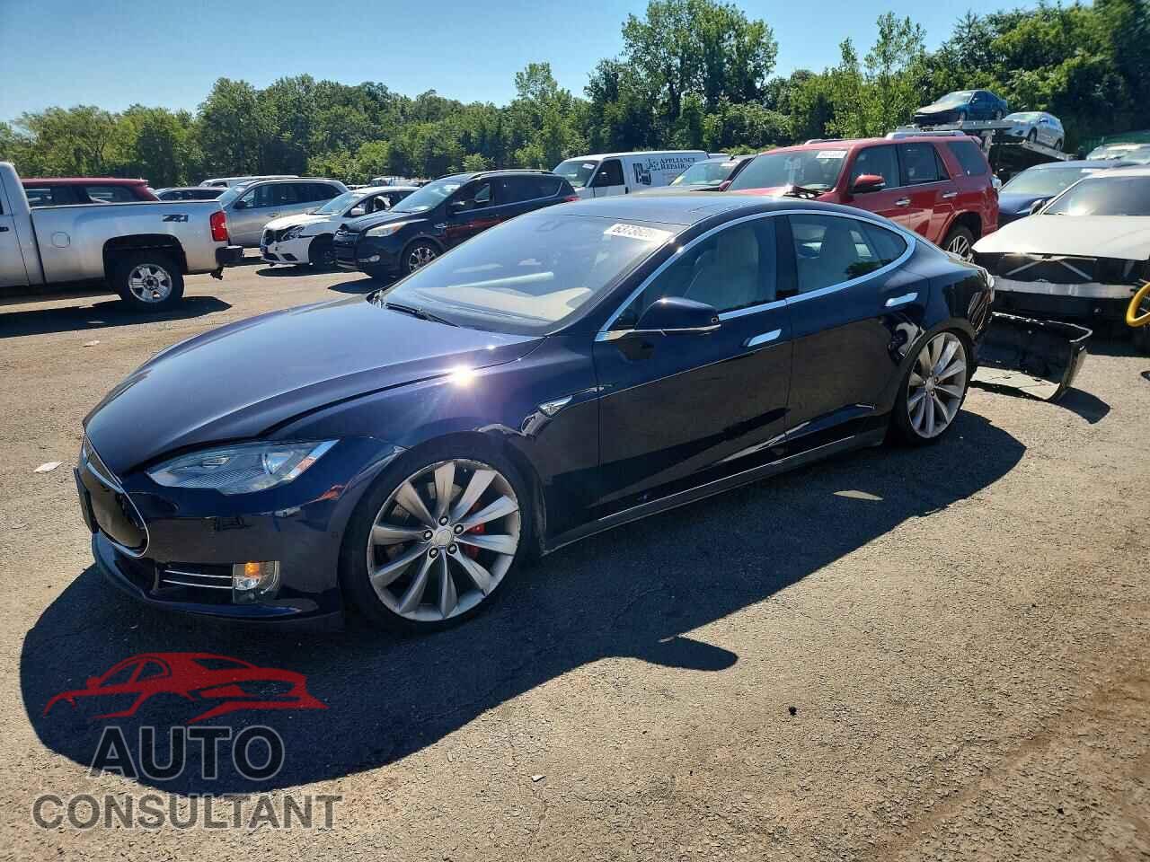 TESLA MODEL S 2015 - 5YJSA1H21FFP70204