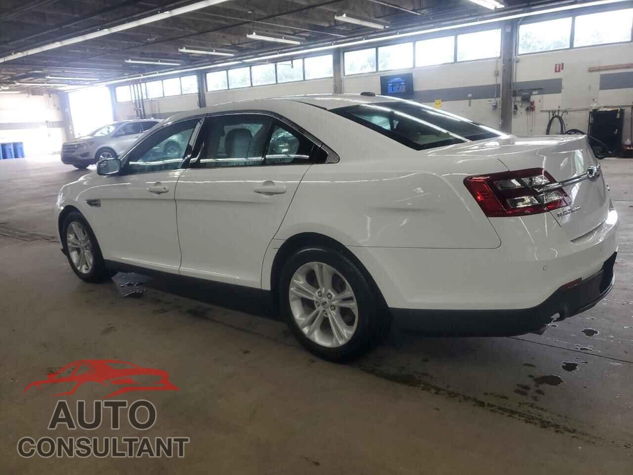 FORD TAURUS 2017 - 1FAHP2E89HG132336