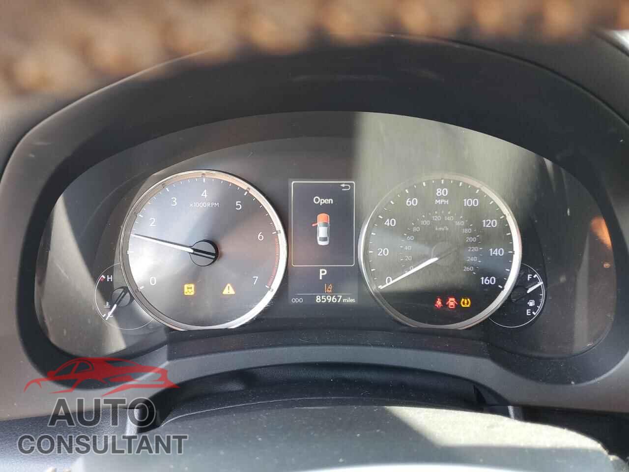 LEXUS IS 2017 - JTHBA1D23H5046037