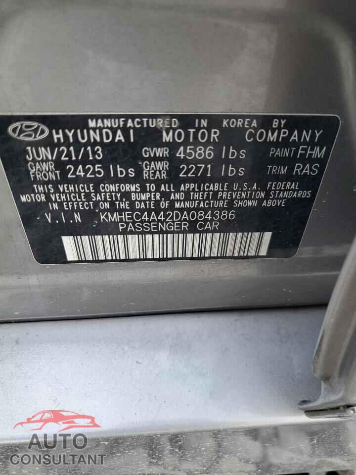 HYUNDAI SONATA 2013 - KMHEC4A42DA084386