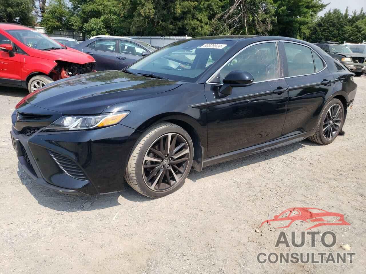 TOYOTA CAMRY 2018 - 4T1B11HK1JU153302