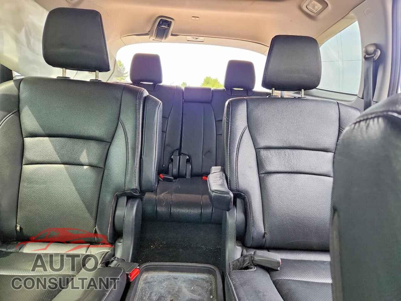 HONDA PILOT 2017 - 5FNYF6H98HB508009
