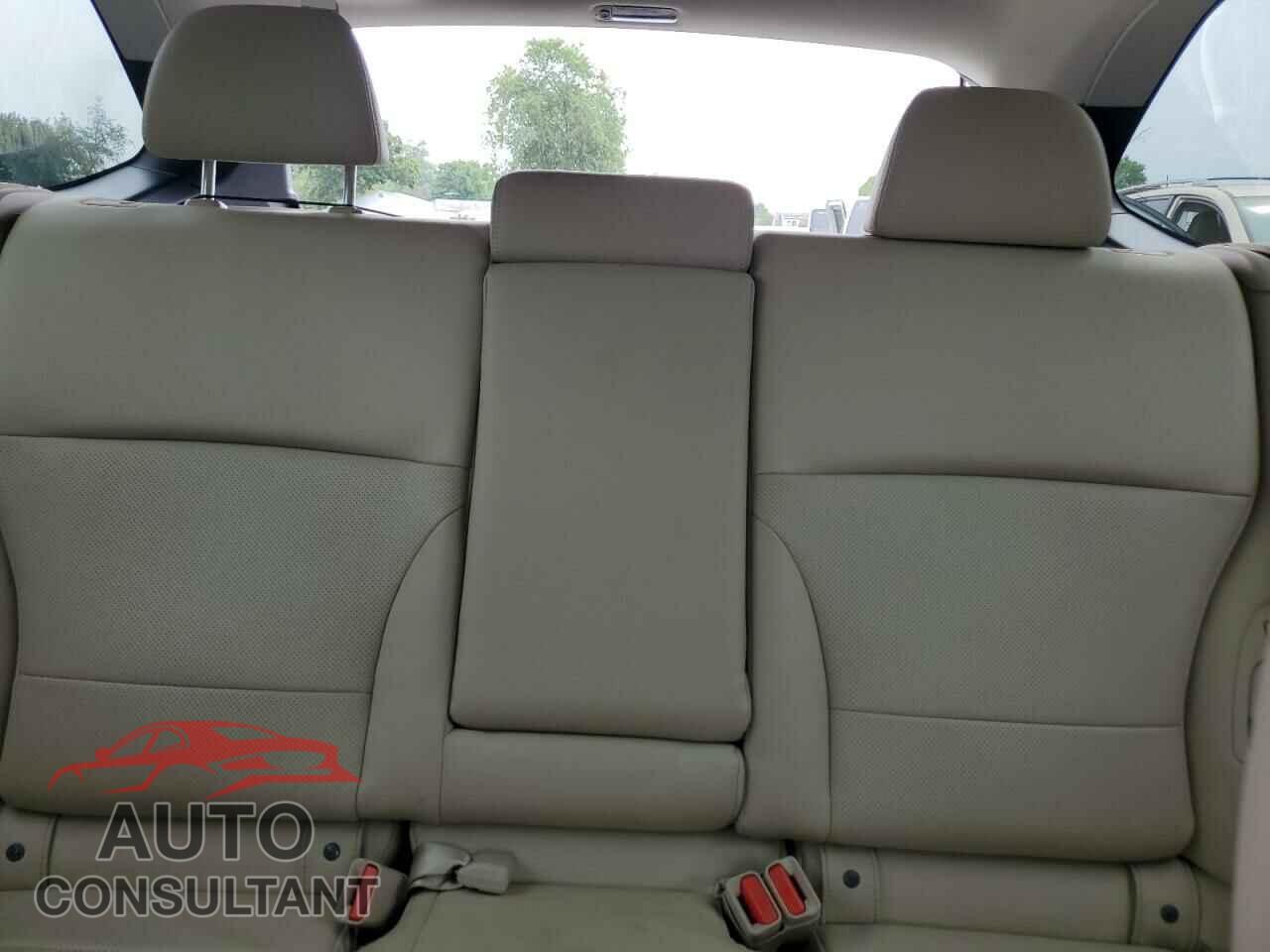 SUBARU OUTBACK 2017 - 4S4BSENC6H3239013