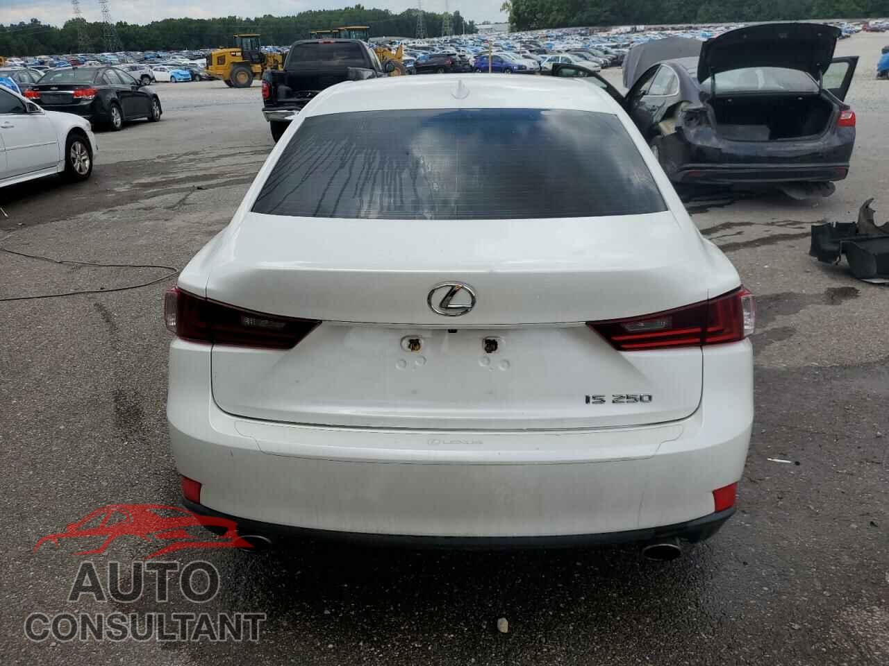 LEXUS IS 2014 - JTHBF1D22E5035933