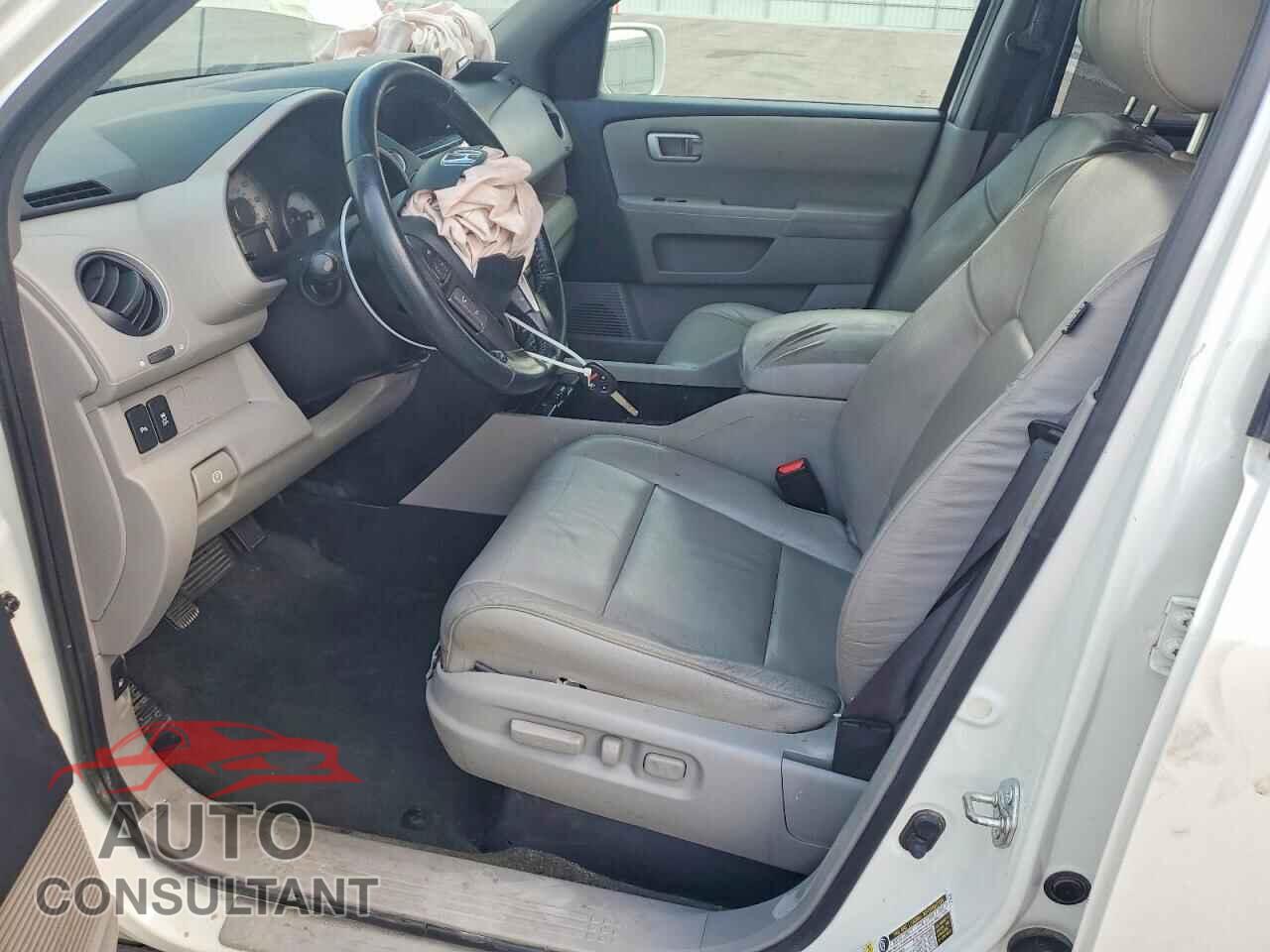 HONDA PILOT 2015 - 5FNYF4H93FB047092