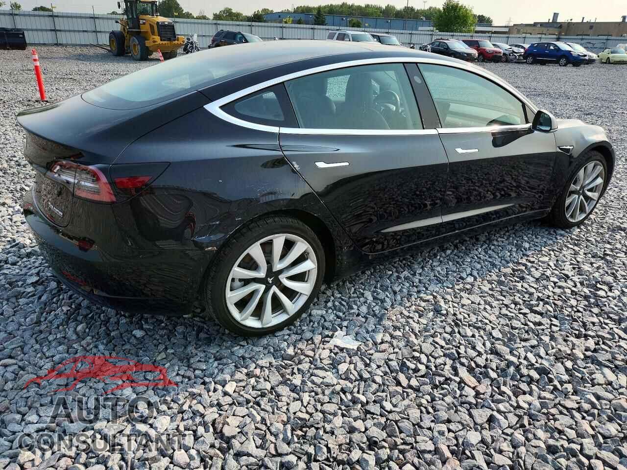 TESLA MODEL 3 2018 - 5YJ3E1EB6JF071804