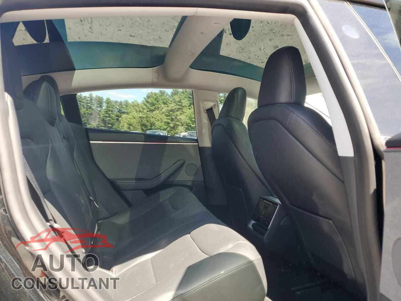 TESLA MODEL 3 2024 - 5YJ3E1EA6RF773883