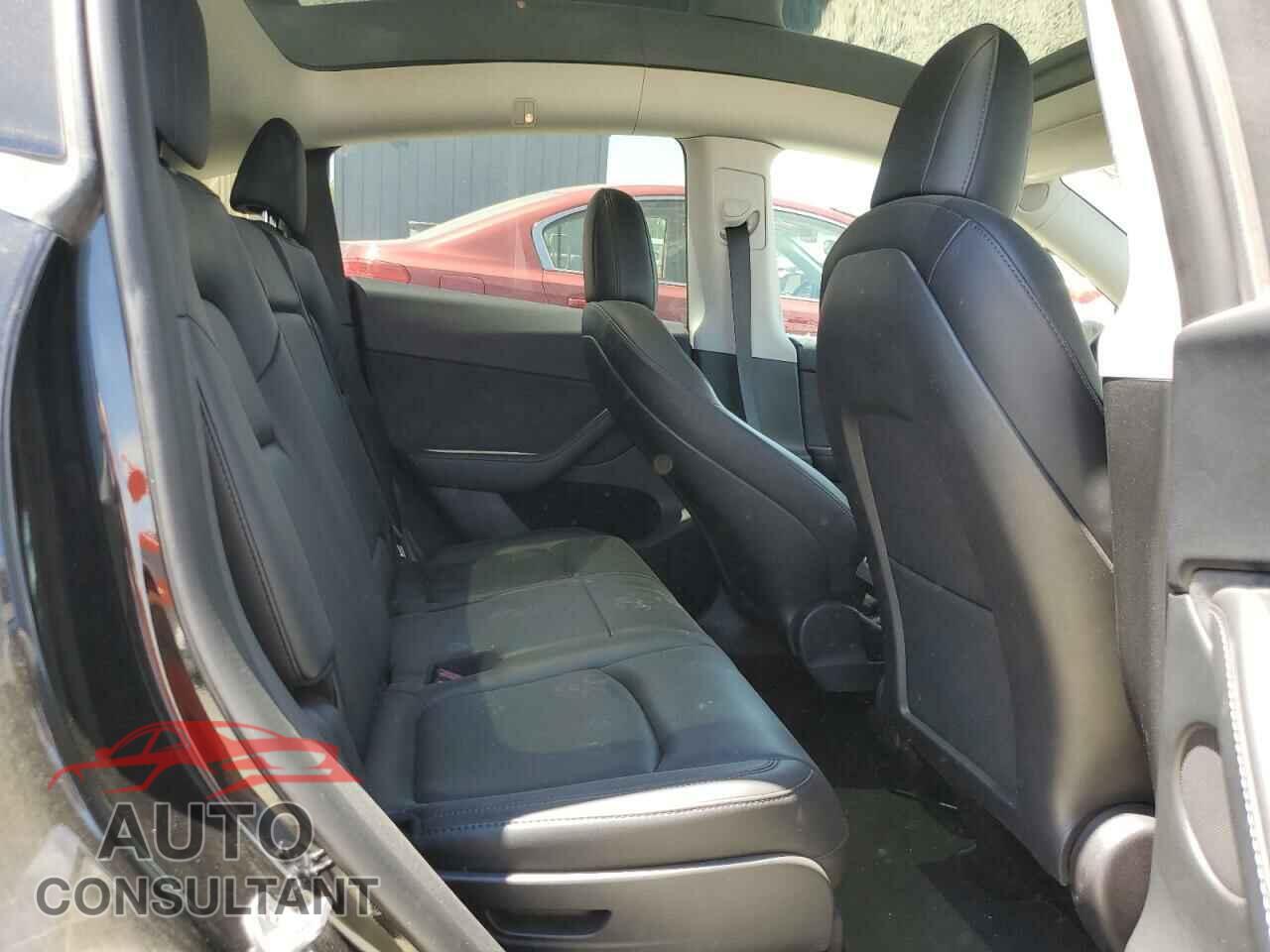 TESLA MODEL Y 2022 - 7SAYGAEE5NF559953