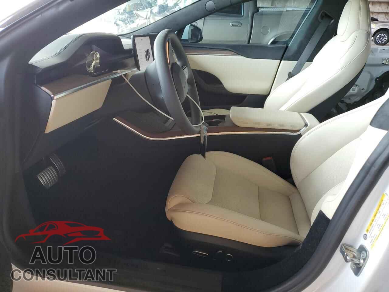 TESLA MODEL S 2024 - 5YJSA1E5XRF543192