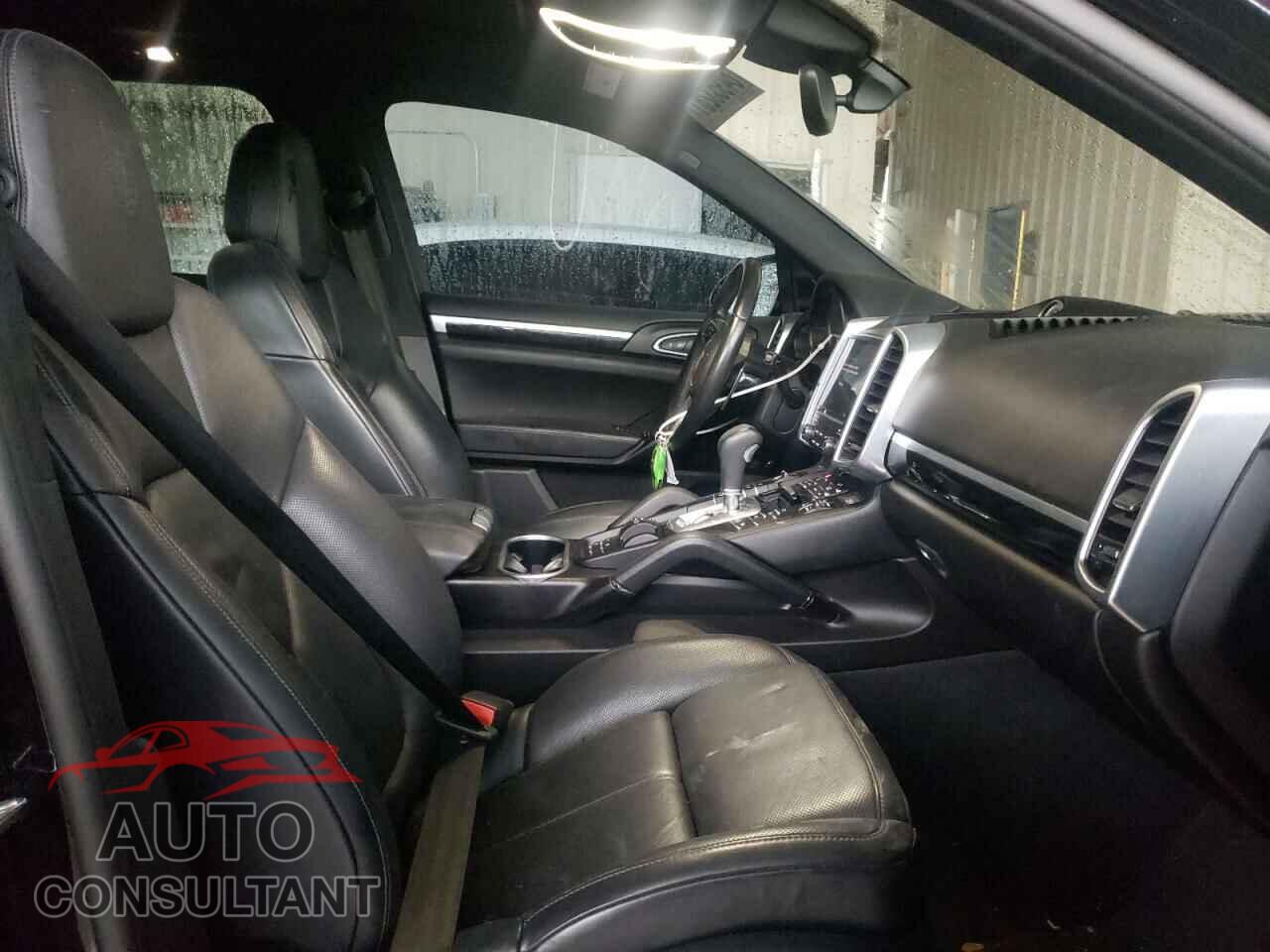 PORSCHE CAYENNE 2018 - WP1AA2A20JKA00050