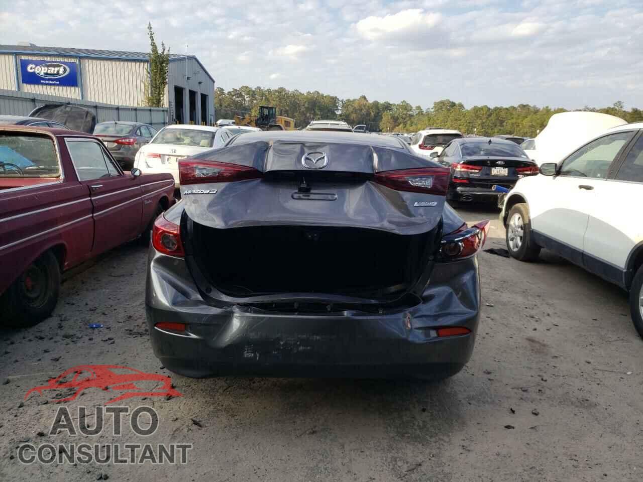 MAZDA 3 2018 - 3MZBN1U79JM216464
